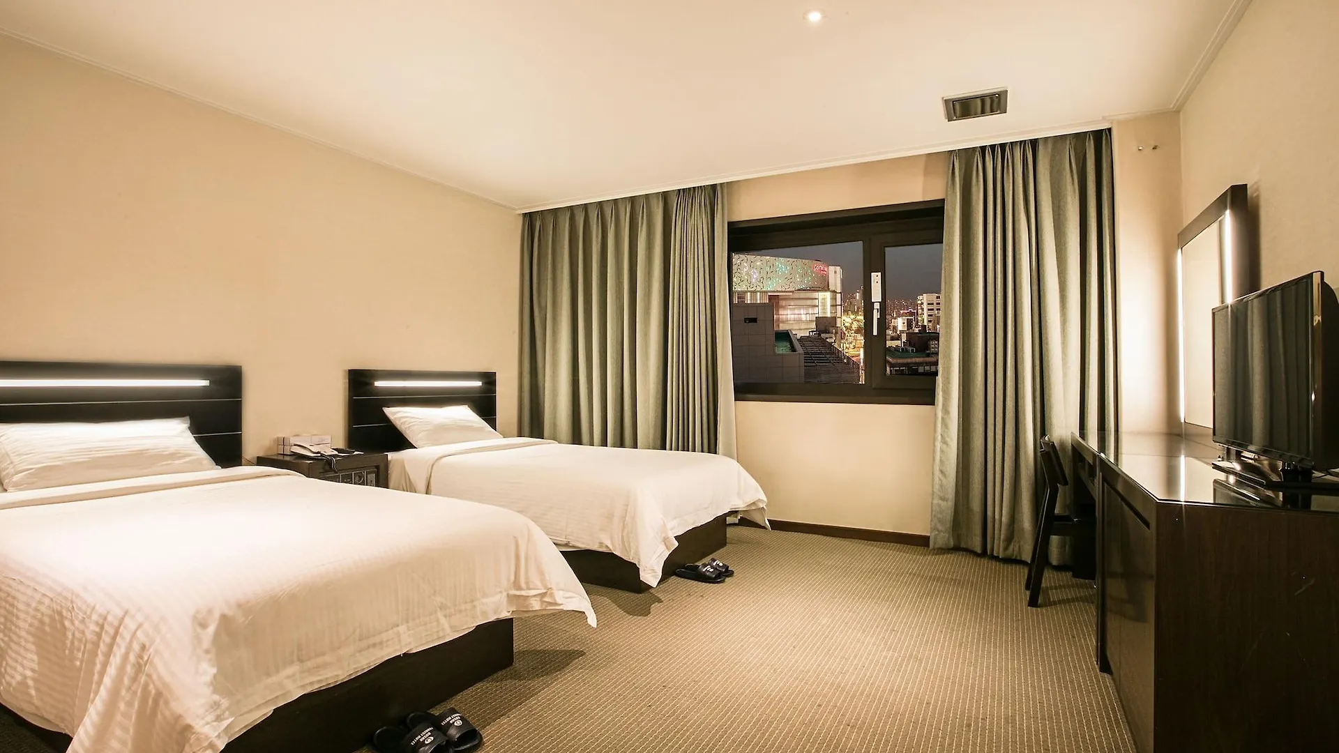 Busan Tourist Hotel 3*,